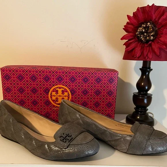TORY BURCH Leila Quilted Metallic Flat, Size 8.5, Like New - Picture 9 of 9